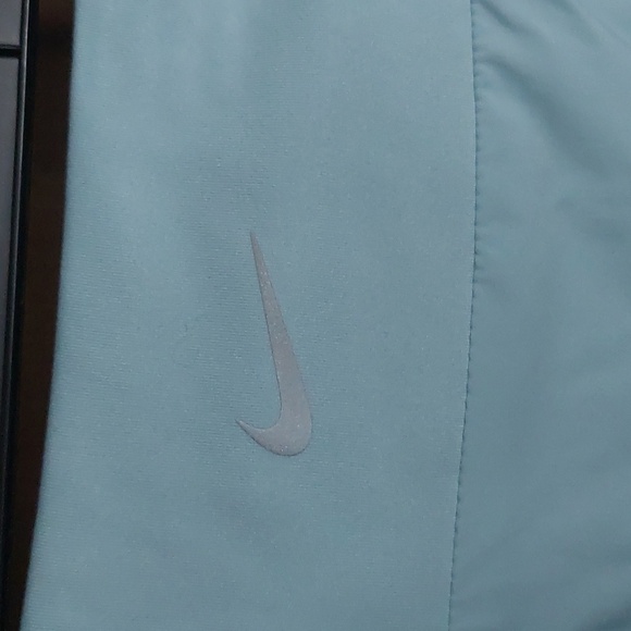 Nike Dri Fit Training Shorts - Picture 4 of 6